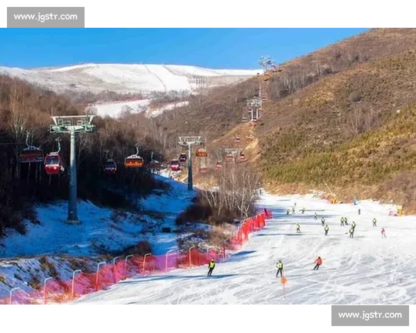 崇礼冬奥场馆焕新颜:2000 青少年定向赛点燃冰雪活力 崇礼冬奥场馆焕新颜:2000 青少年定向赛点燃冰雪活力
