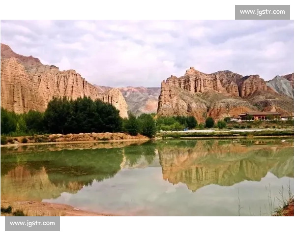 青海贵德：3500 选手逐梦黄河丹霞间